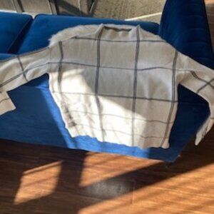 Tahari Women's Black/Silver White checkered sweater - Size Medium